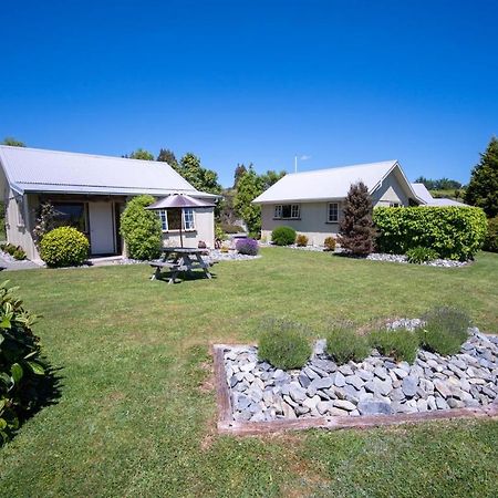 Blue Thistle Cottages Te Anau Exteriör bild