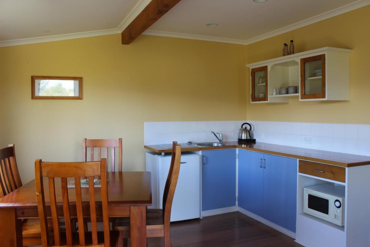 Blue Thistle Cottages Te Anau Exteriör bild