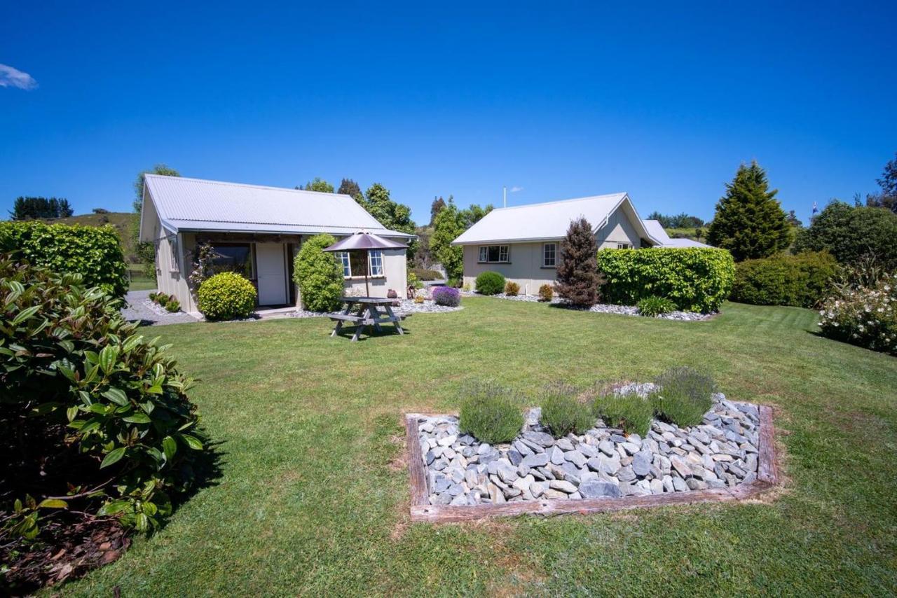 Blue Thistle Cottages Te Anau Exteriör bild