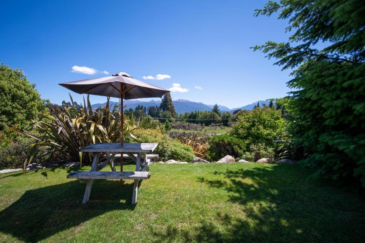 Blue Thistle Cottages Te Anau Exteriör bild