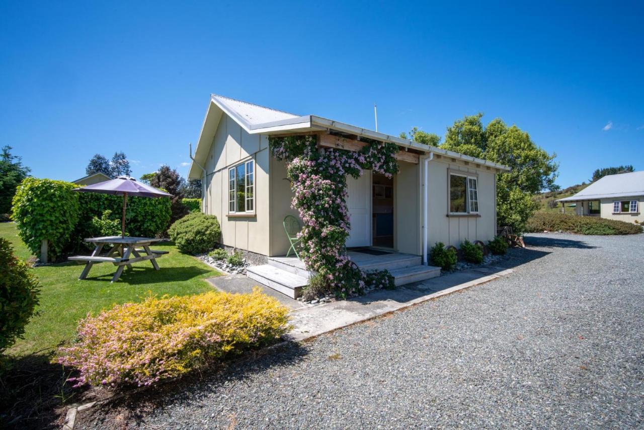 Blue Thistle Cottages Te Anau Exteriör bild