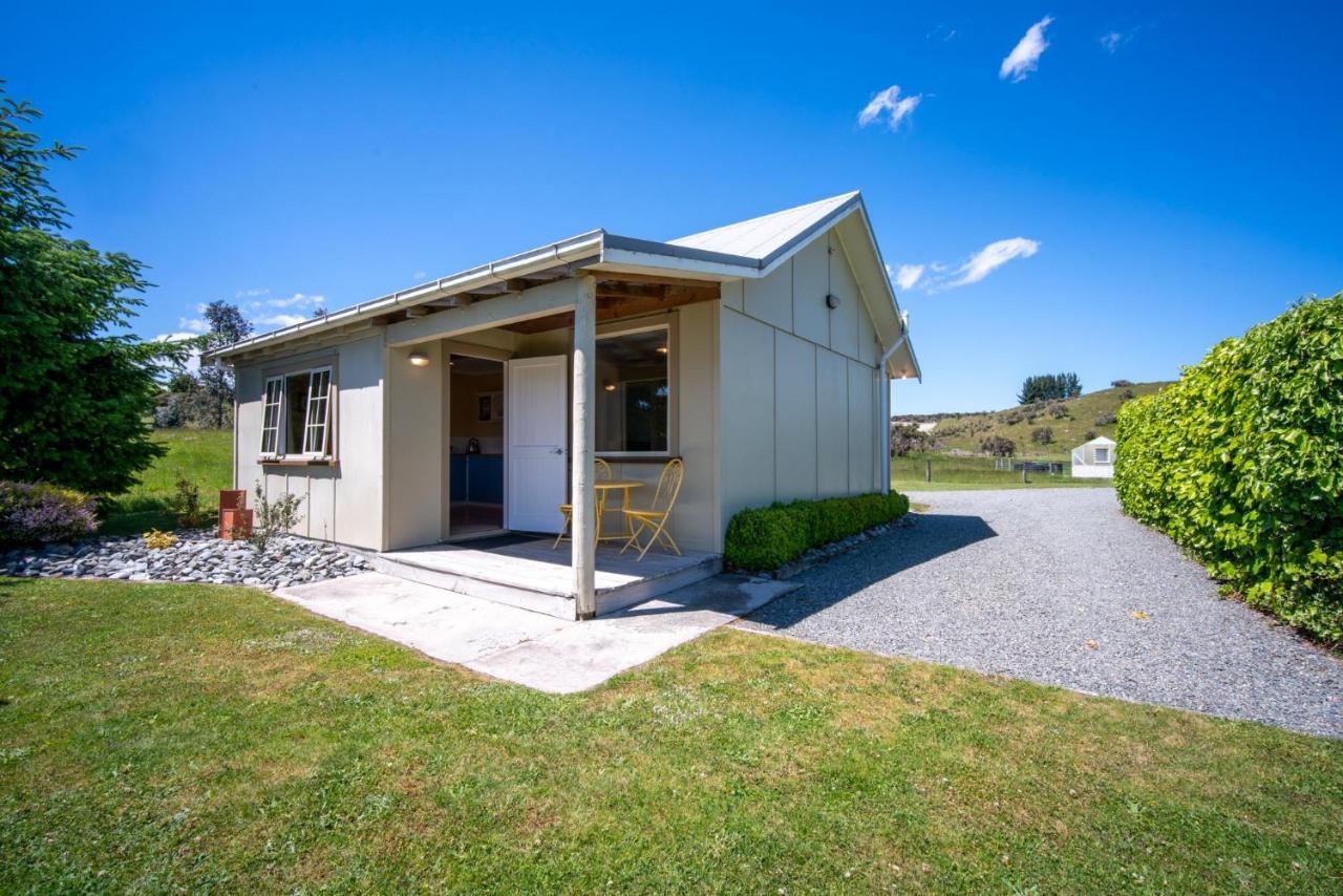 Blue Thistle Cottages Te Anau Exteriör bild