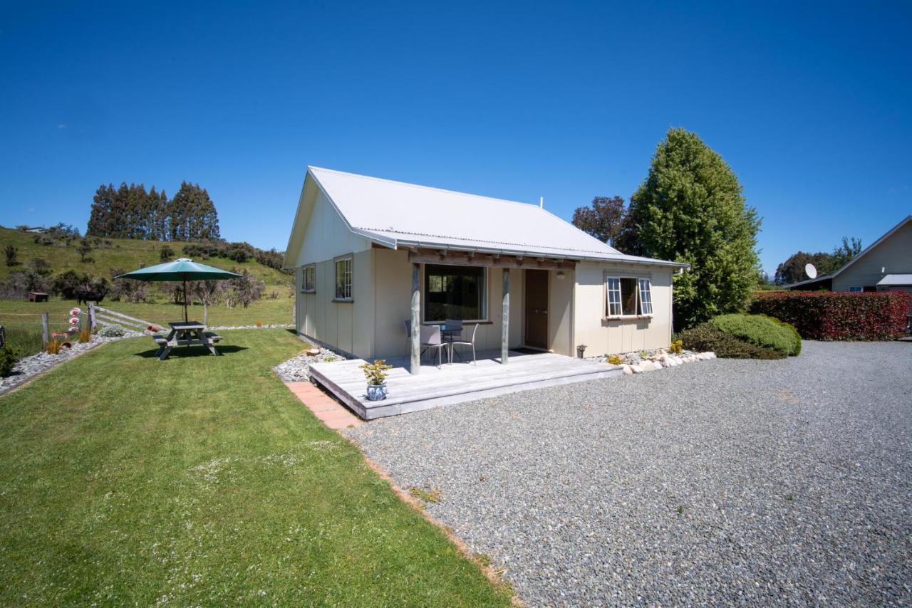 Blue Thistle Cottages Te Anau Exteriör bild